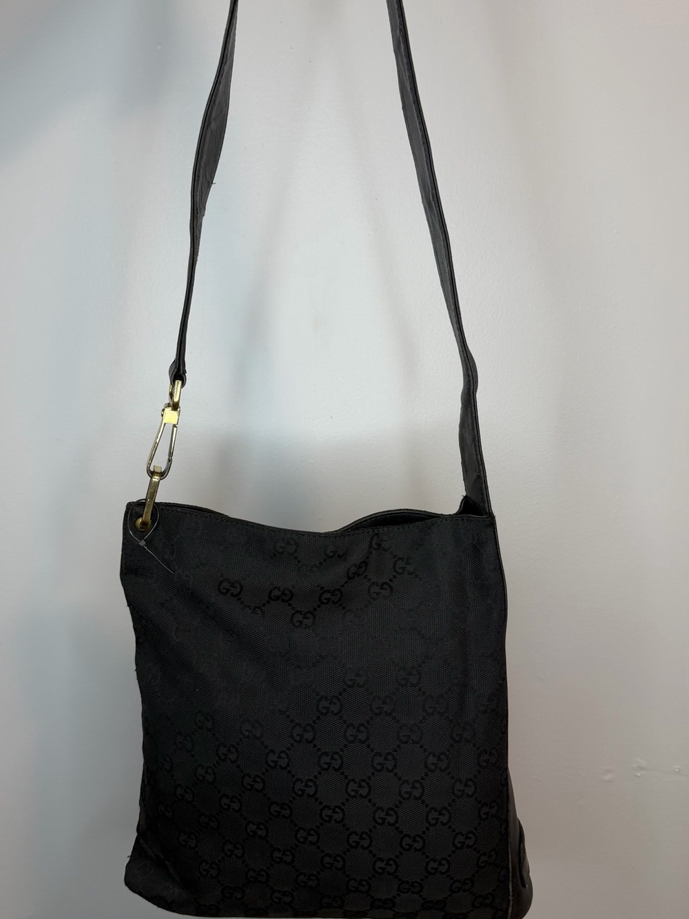 GUCCI GG Canvas Shoulder Bag Black Leather Unisex Authentic with Gold Hardware